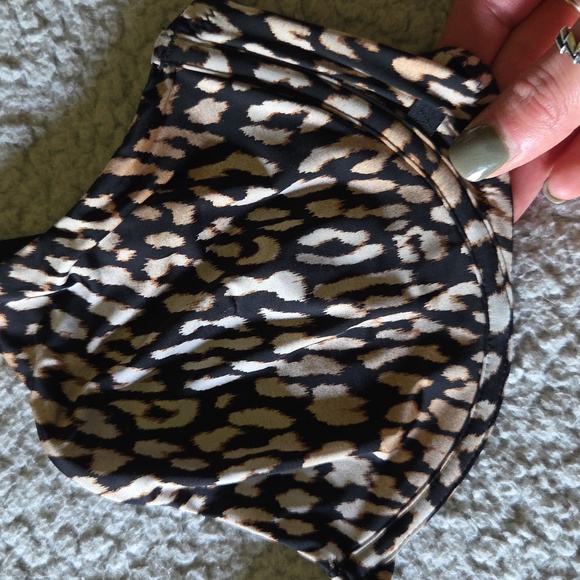 VS Silky Smooth Animal Print Unlined Demi Bra - Picture 2 of 14